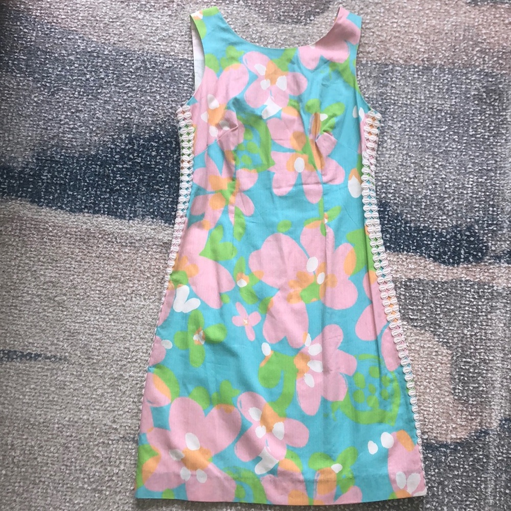 Sleeveless Lily Pulitzer shift dress